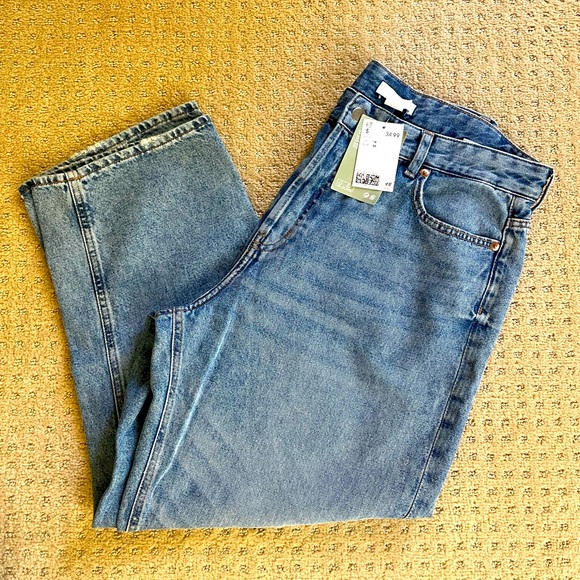 H&M Women’s Loose Jeans size 14
Wide leg high rise cropped length 25” inseam NEW - Picture 1 of 6